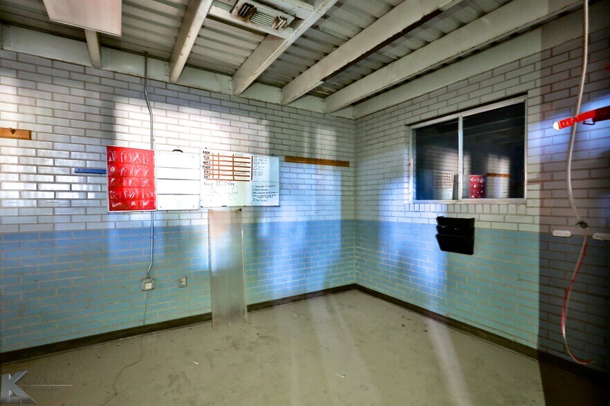 More Photos Of 3097 Brick Plant Rd, Snyder Manufacturing For Sale