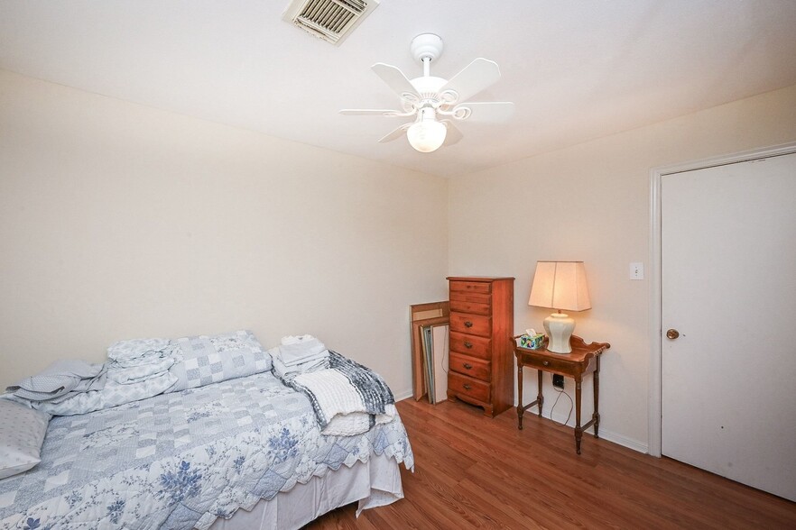 More Photos Of 18910 Carrot St, Spring Trailer Camper Park For Sale