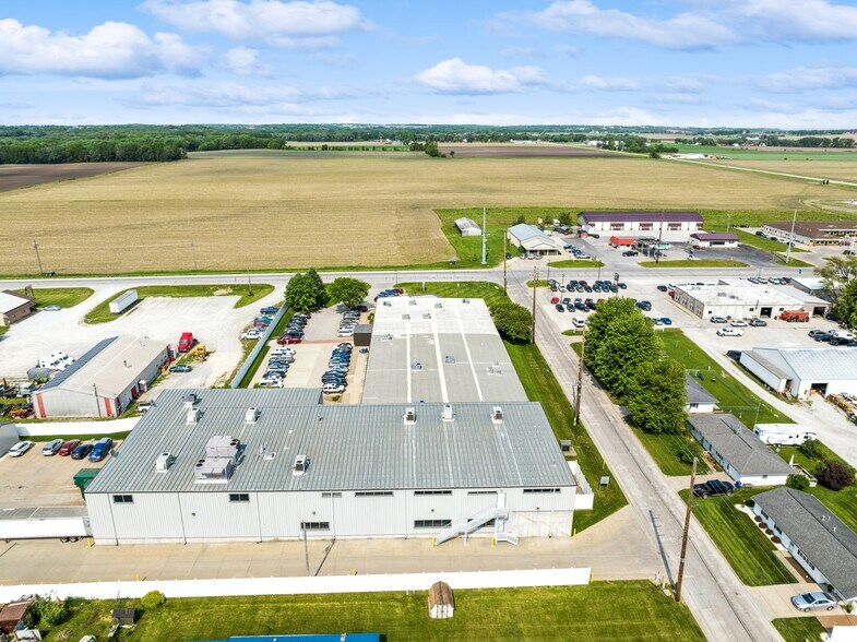 More Photos Of 102 1st St S, Kalona Light Manufacturing For Sale
