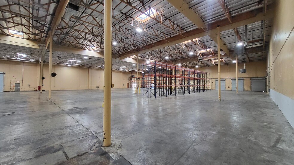 More Photos Of 3325-3326 W Oquendo Rd, Las Vegas Warehouse For Lease