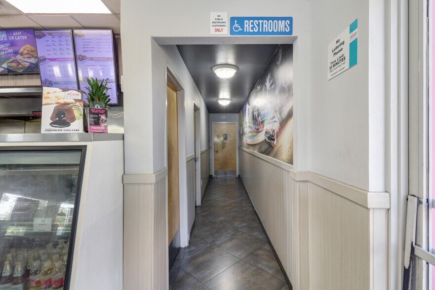 More Photos Of 750 W Sample Rd, Pompano Beach Fast Food For Lease