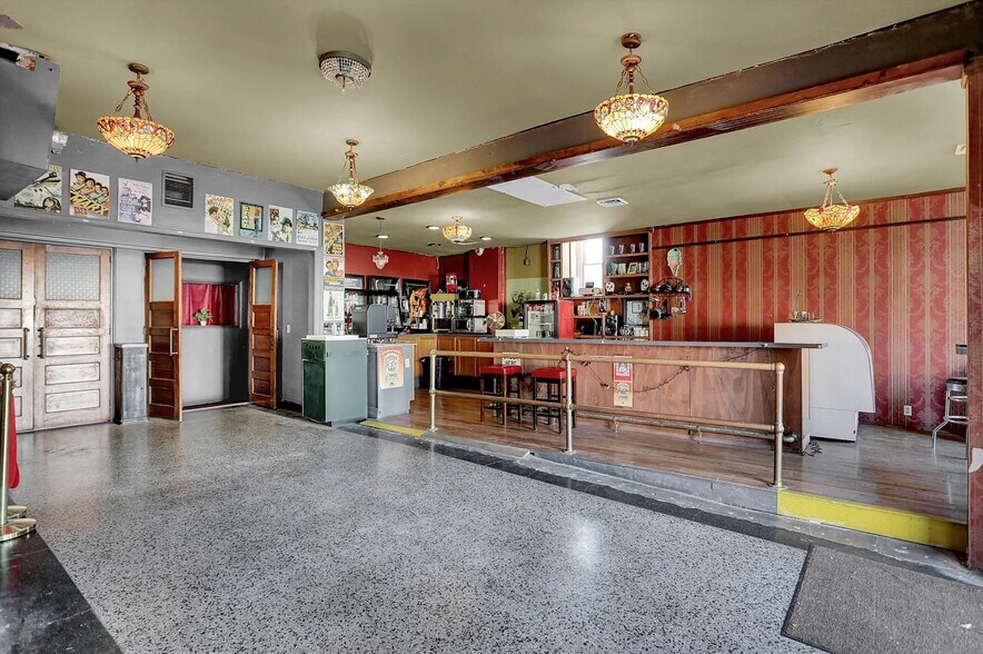 More Photos Of 111 S Walnut St, Edinburgh Theater Concert Hall For Sale