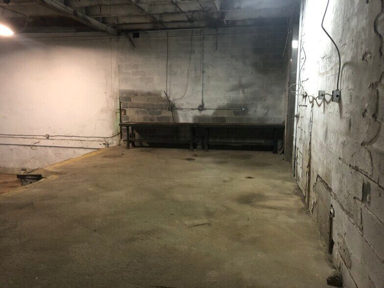 More Photos Of 1500 Jamesville Ave, Syracuse Service For Lease