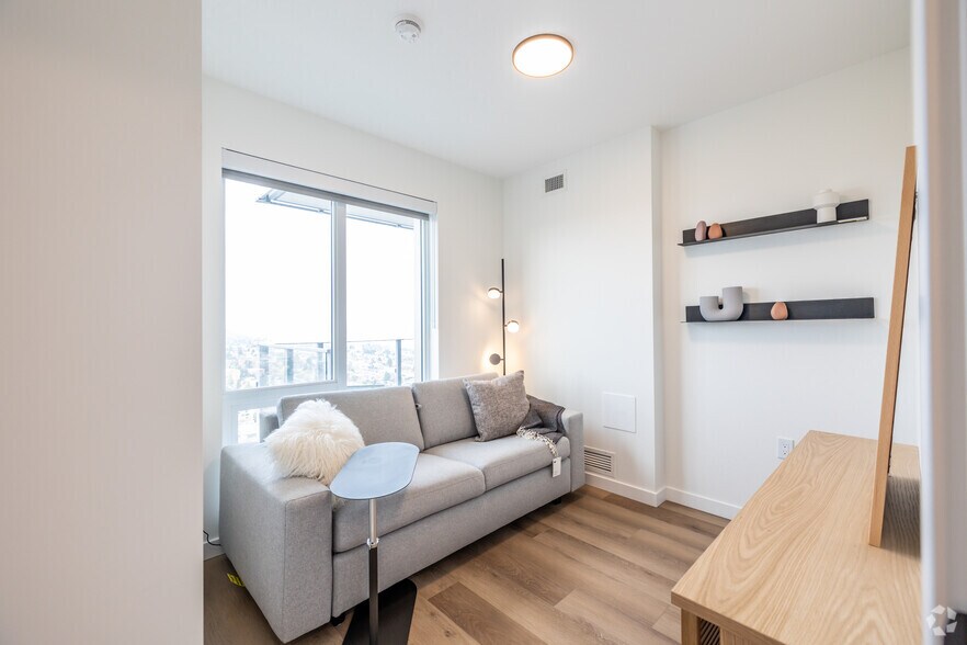 More Photos Of 2488 Granville St, Vancouver Apartments For Lease