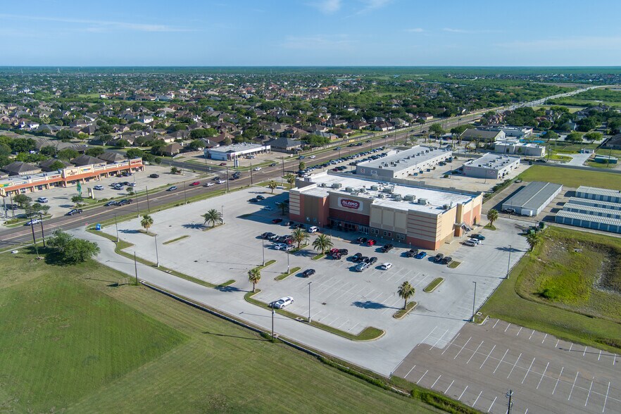 More Photos Of 7601 S Staples St, Corpus Christi Theater Concert Hall For Sale