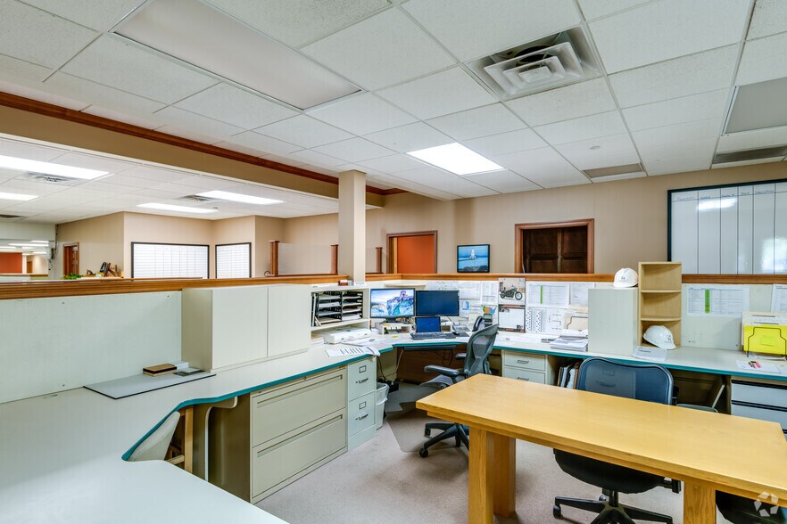 More Photos Of W139N9499 State Highway 145, Menomonee Falls Manufacturing For Sale
