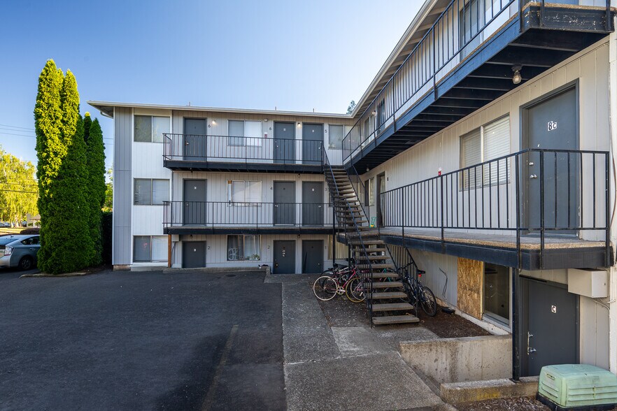 More Photos Of 760 NW 21st St, Corvallis Apartments For Sale