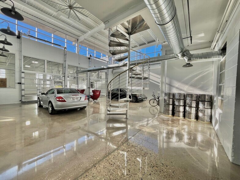 More Photos Of 1411 6th Ave, Grafton Showroom For Sale