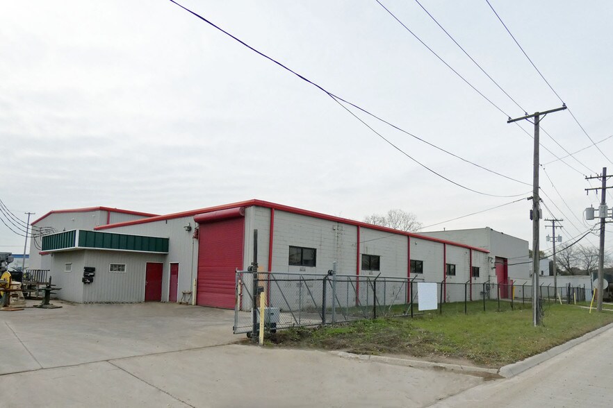 More Photos Of 25411 Sherwood Ave, Center Line Industrial For Sale