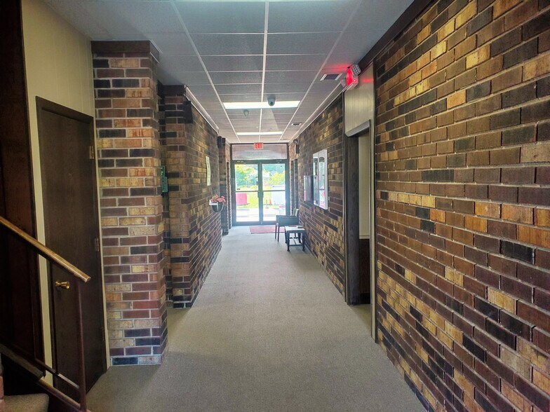 More Photos Of 95 W Grand Ave, Lake Villa Medical For Sale