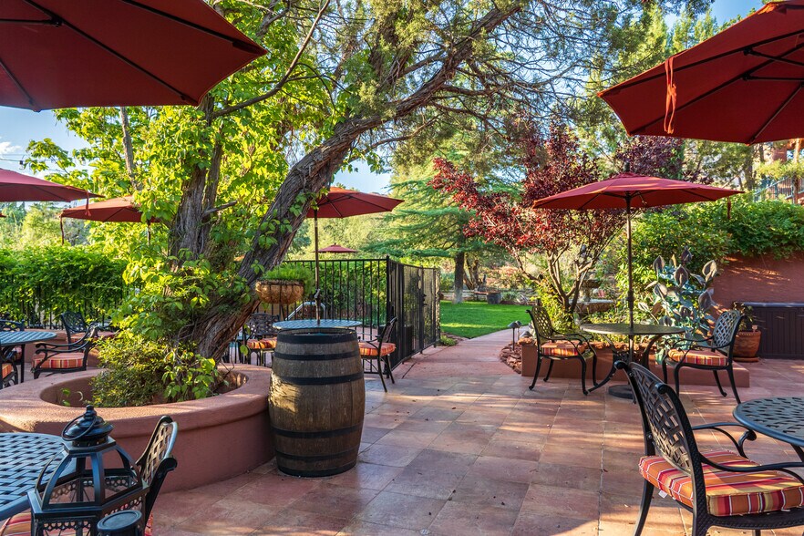 More Photos Of 55 Hozoni Dr, Sedona Hotel For Sale