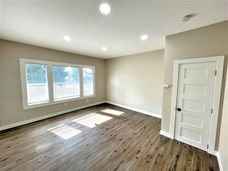 More Photos Of 1804 NE 14th Ave, Portland Apartments For Sale
