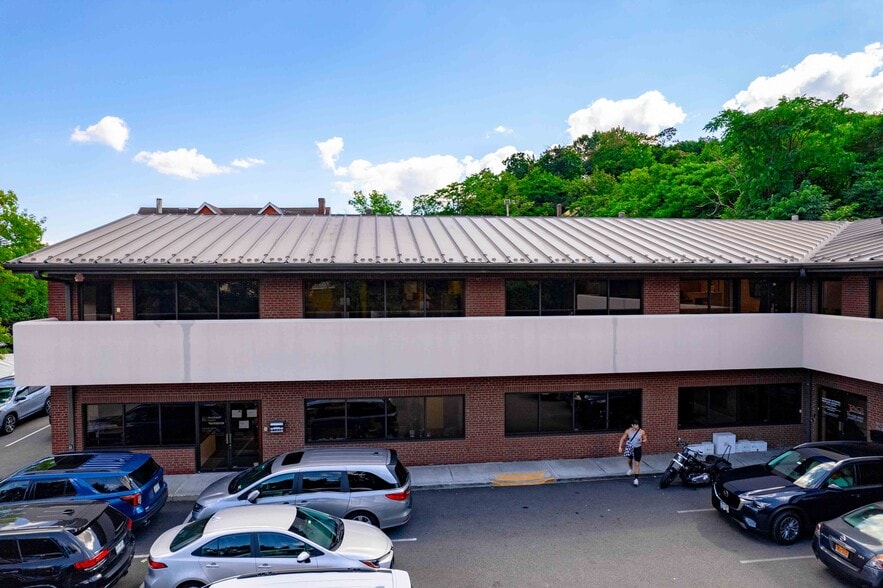 More Photos Of 1551 Richmond Rd, Staten Island Office For Sale