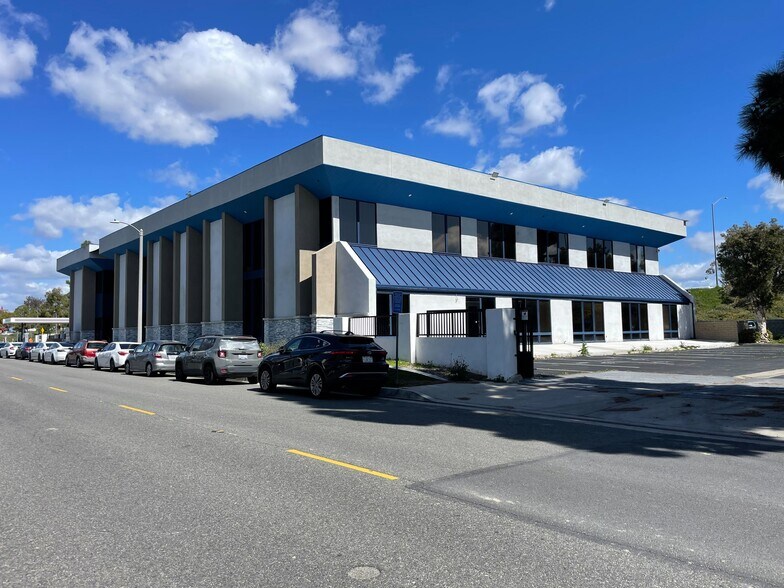 More Photos Of 171 S Anita Dr, Orange Medical For Lease
