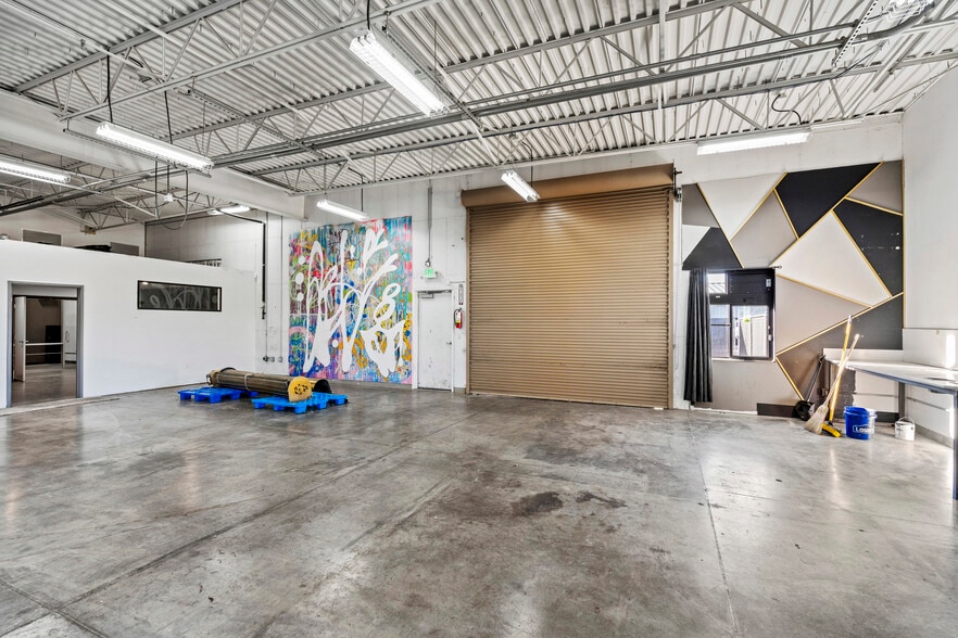 More Photos Of 4731 Industry Dr, Medford Light Manufacturing For Lease