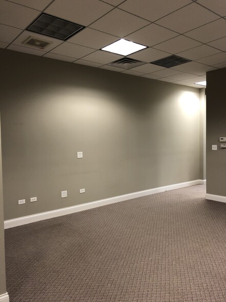 More Photos Of 1136 W Diversey Pkwy, Chicago Apartments For Sale