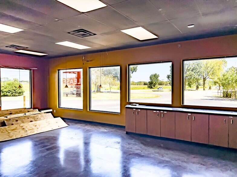 More Photos Of 12855 Old US Hwy 12, Chelsea Freestanding For Lease