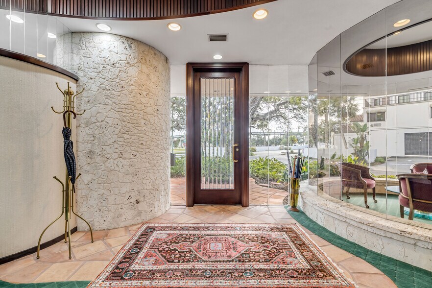 More Photos Of 100-104 Riverside Dr, New Smyrna Beach Office For Sale