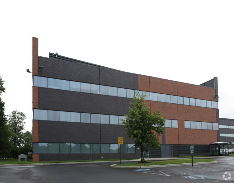 More Photos Of 101 Tournament Dr, Horsham Township Unknown For Lease