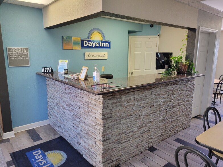 More Photos Of 711 S Downey St, West Branch Hotel For Sale