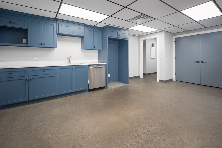 More Photos Of 2805 Broce Dr, Norman Warehouse For Sale