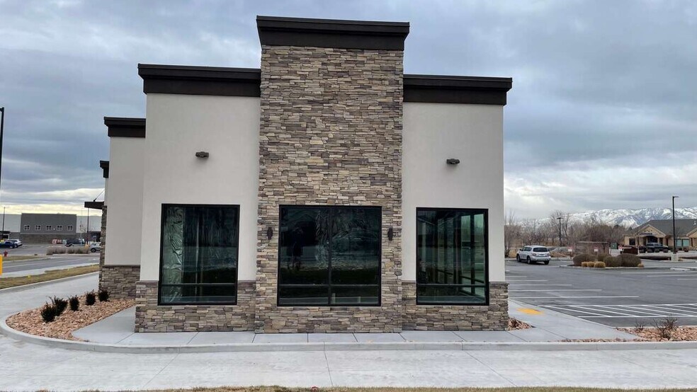 More Photos Of 1757 W State Rd, Pleasant Grove Restaurant For Lease