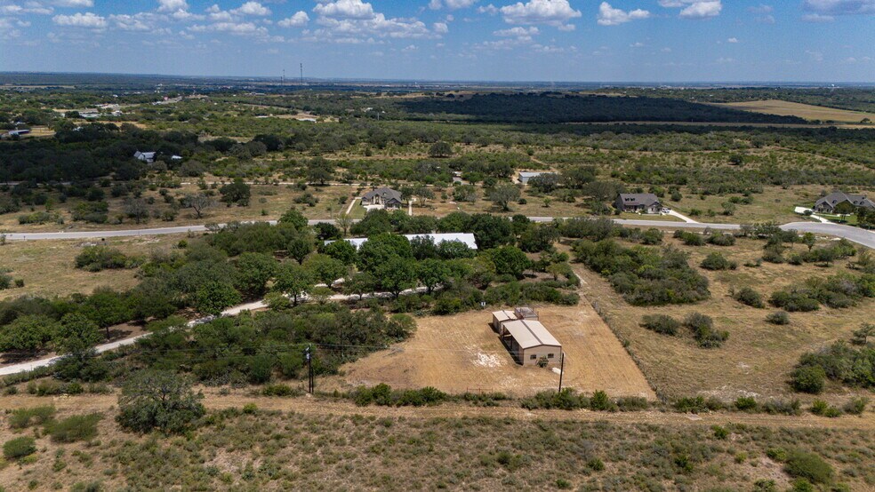 More Photos Of 2234 Highway 90 w, Castroville Flex For Sale
