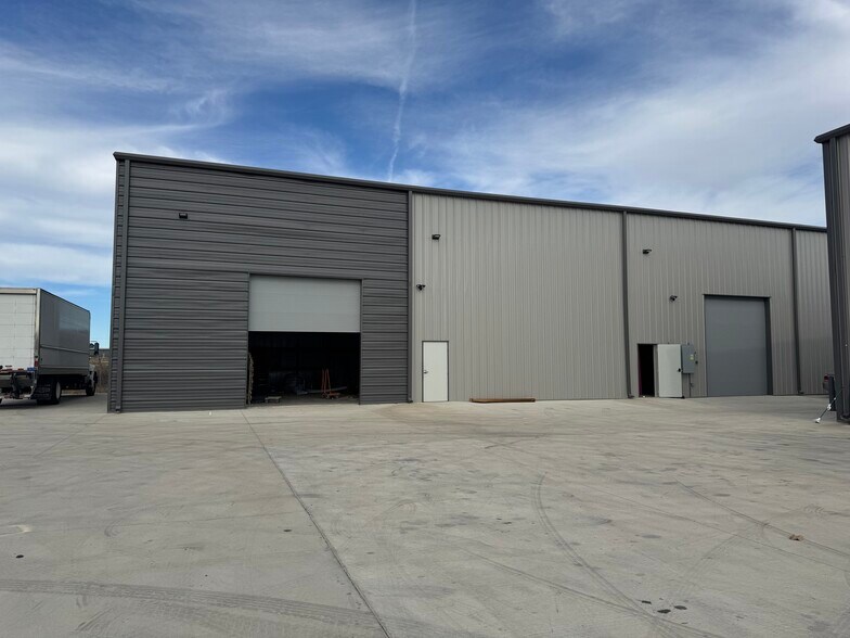 More Photos Of 134 Industrial Park, Aubrey Warehouse For Sale