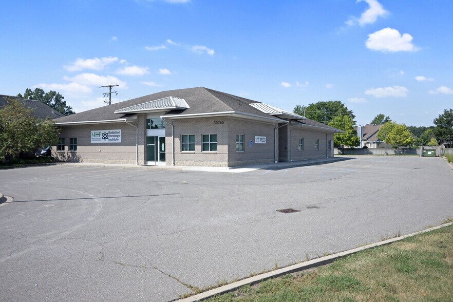 Primary Photo Of 30365 Dequindre Rd, Madison Heights Medical For Lease