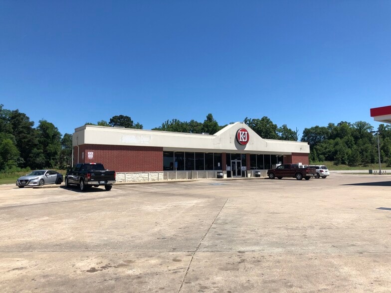 Primary Photo Of 14680 State Highway 31 E, Brownsboro Service Station For Lease