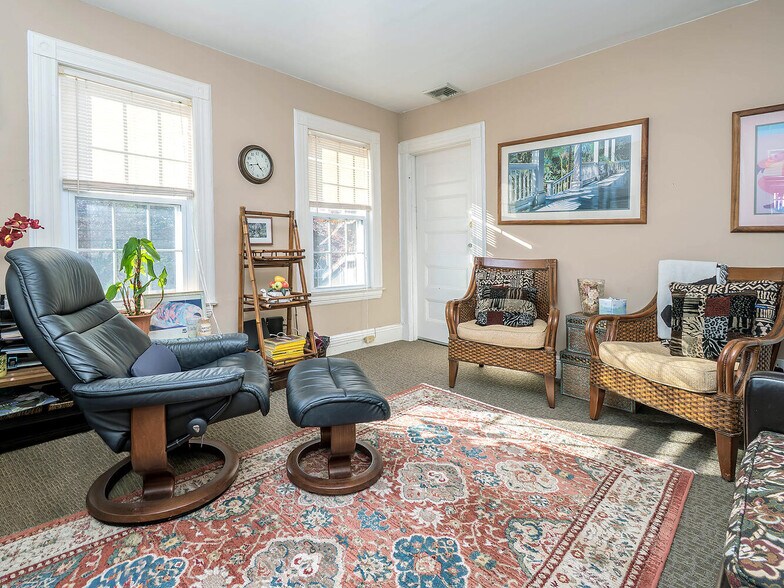 More Photos Of 17 S Maryland Ave, Port Washington Loft Creative Space For Sale