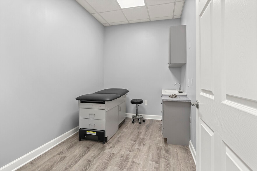 More Photos Of 32413 Michigan Ave, Wayne Freestanding For Sale