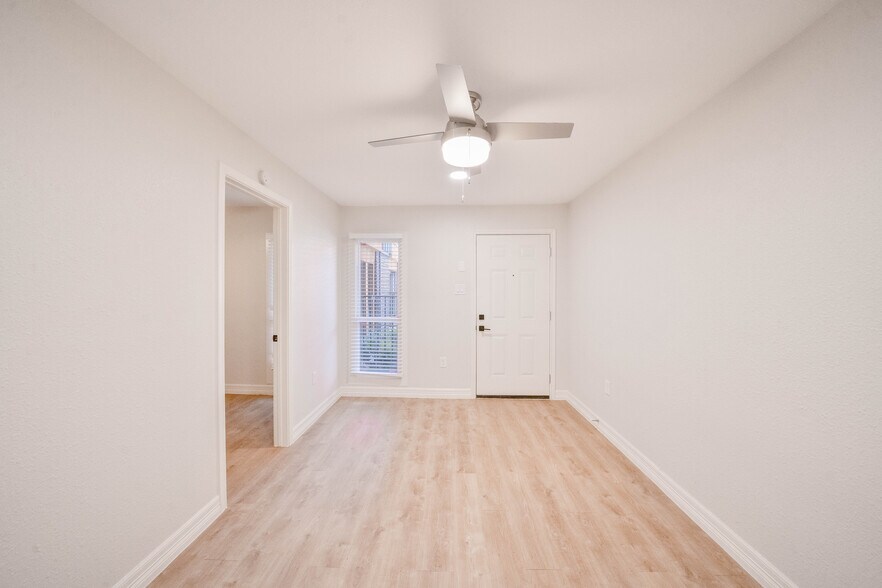 More Photos Of 2703 Mason St, Houston Apartments For Sale