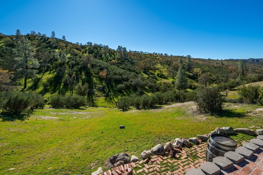 More Photos Of 535 Calf Canyon Hwy, Creston Winery Vineyard For Sale