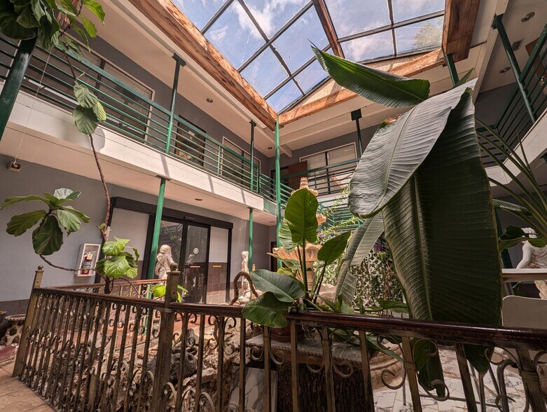 More Photos Of 4005 Menchaca Rd, Austin Medical For Sale