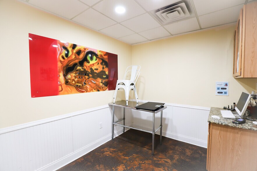 More Photos Of 500 NW 60th St, Gainesville Storefront Retail Office For Lease