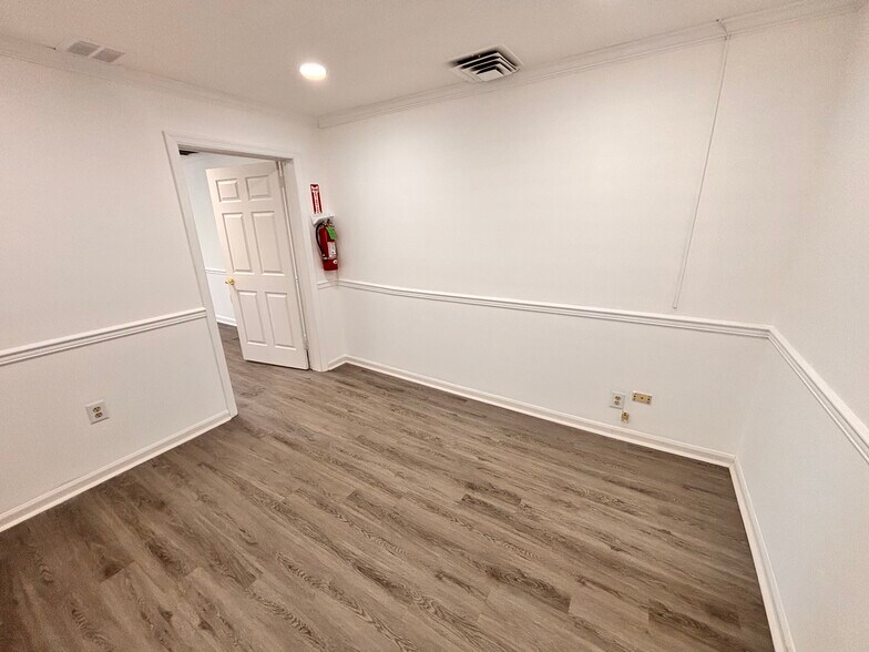 More Photos Of 742 Bergen Blvd, Ridgefield Loft Creative Space For Lease