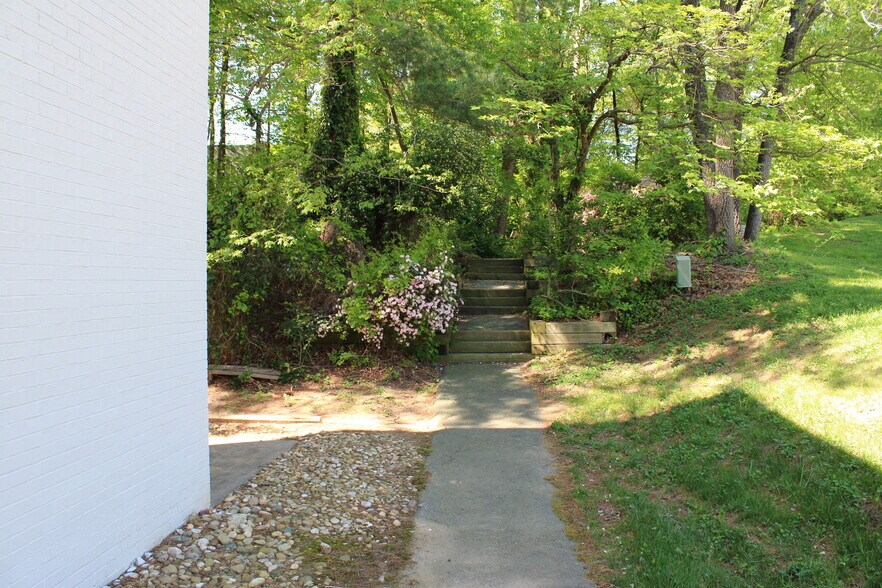 More Photos Of 1914 Association Dr, Reston Office For Lease