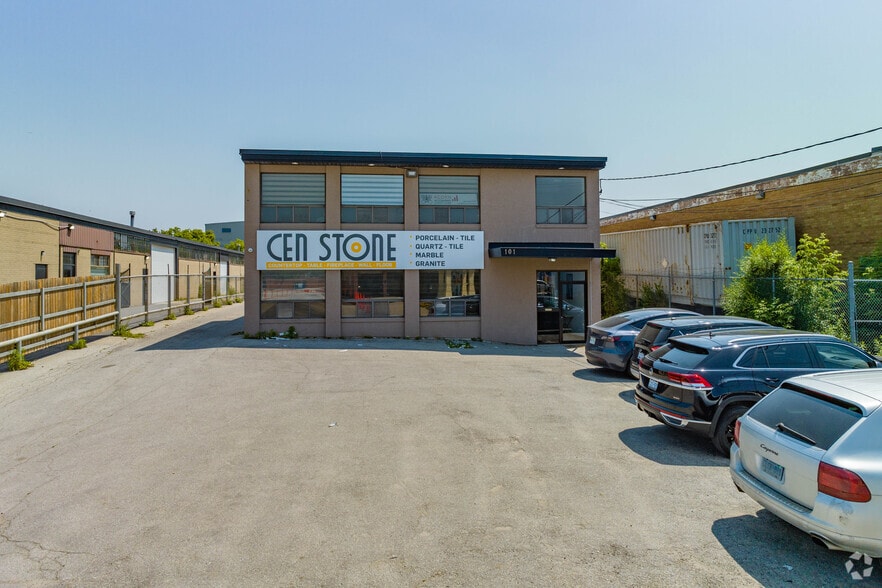 More Photos Of 101 Rivalda Rd, Toronto Warehouse For Lease