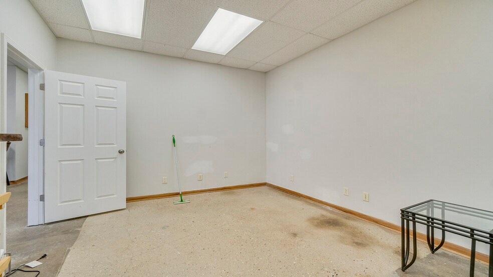 More Photos Of 101 N Washington St, Hanover Warehouse For Sale