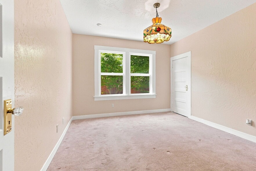 More Photos Of 1135 5th Ave, Crockett Apartments For Sale