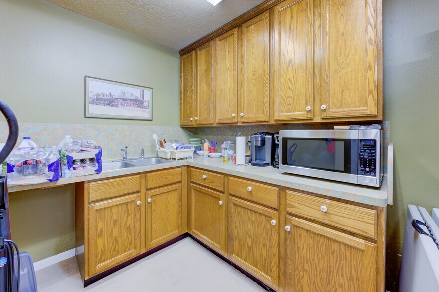 More Photos Of 1321 S John Redditt Dr, Lufkin General Retail For Sale