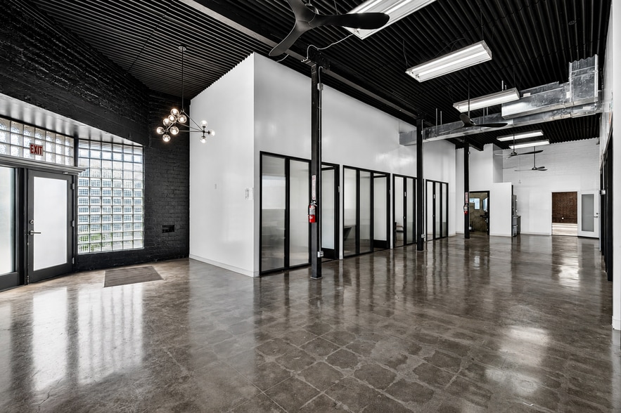 More Photos Of 6023 Hazeltine Ave, Van Nuys Warehouse For Sale