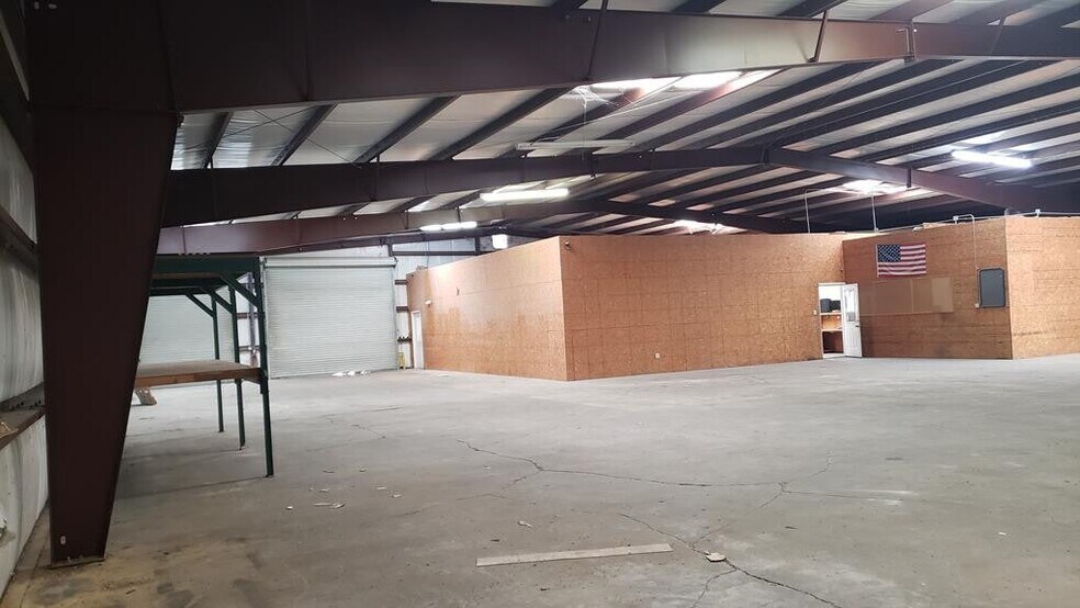 More Photos Of 616 S Broadway St, Mccomb Freestanding For Sale