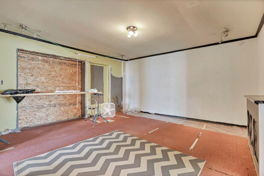 More Photos Of 3900 Noe Bixby Rd, Columbus Storefront Retail Residential For Sale