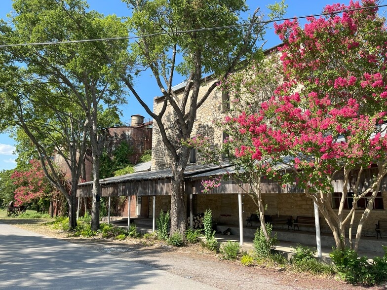Primary Photo Of 311 Old Mill Rd, Rhome Restaurant For Sale