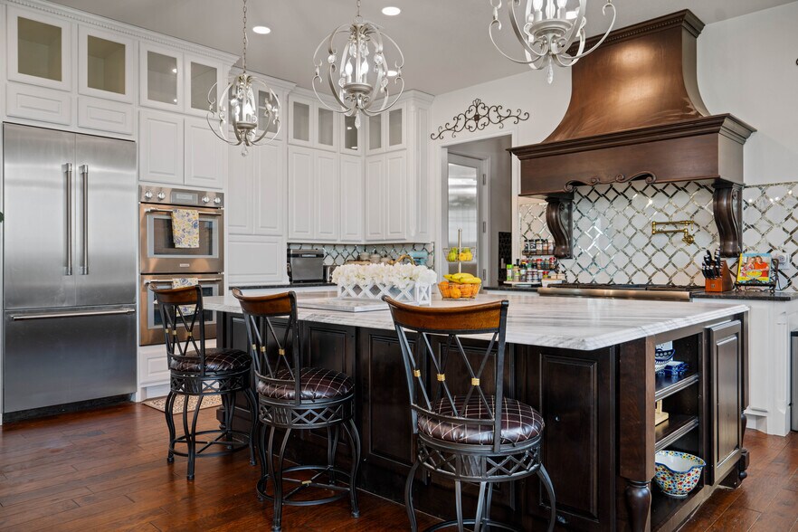 More Photos Of 741 County Road 159, Kenedy Flex For Sale