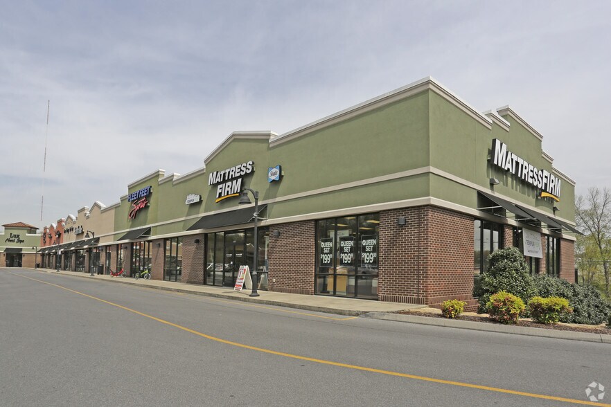 More Photos Of 1880 N Eastman Rd, Kingsport Storefront For Lease