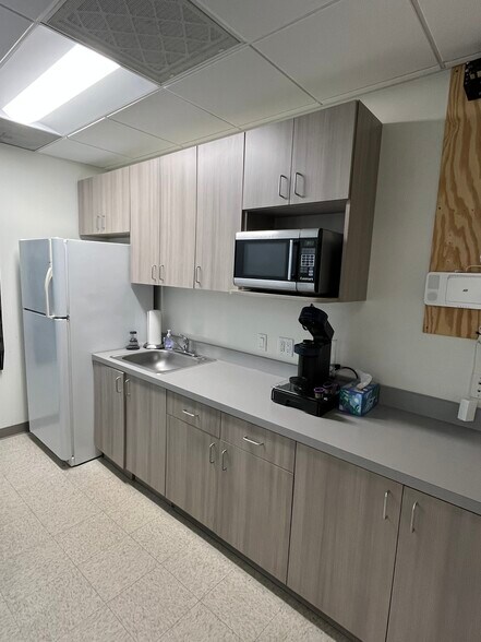 More Photos Of 445 Marine View Ave, Del Mar Office For Lease