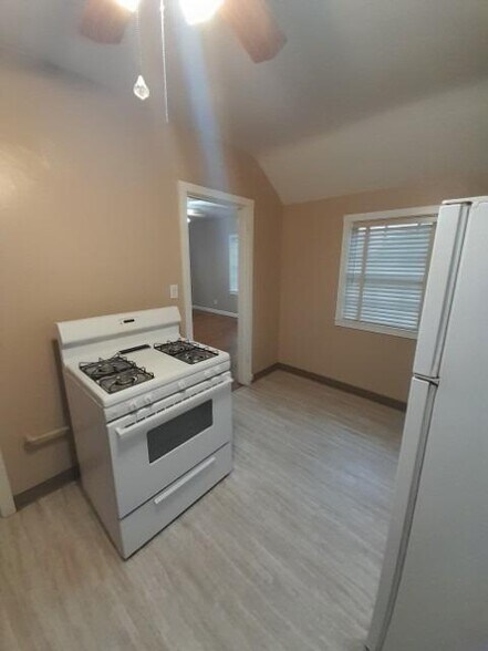 More Photos Of 3226 W St, Sacramento Apartments For Sale